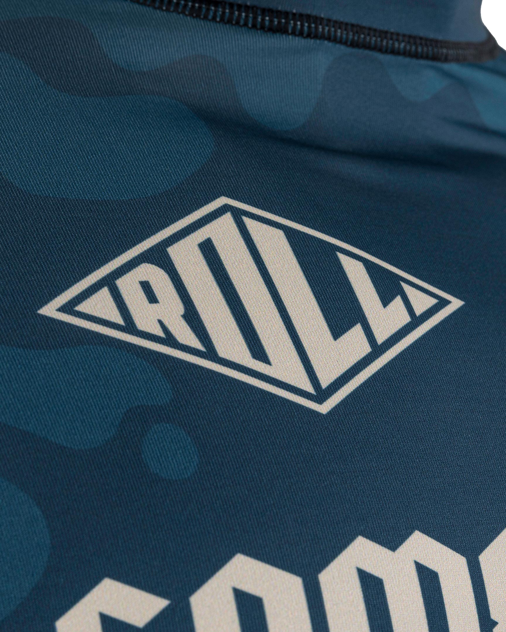 Gameness Mens Long Sleeved Meeting Of The Waters Rash Guard